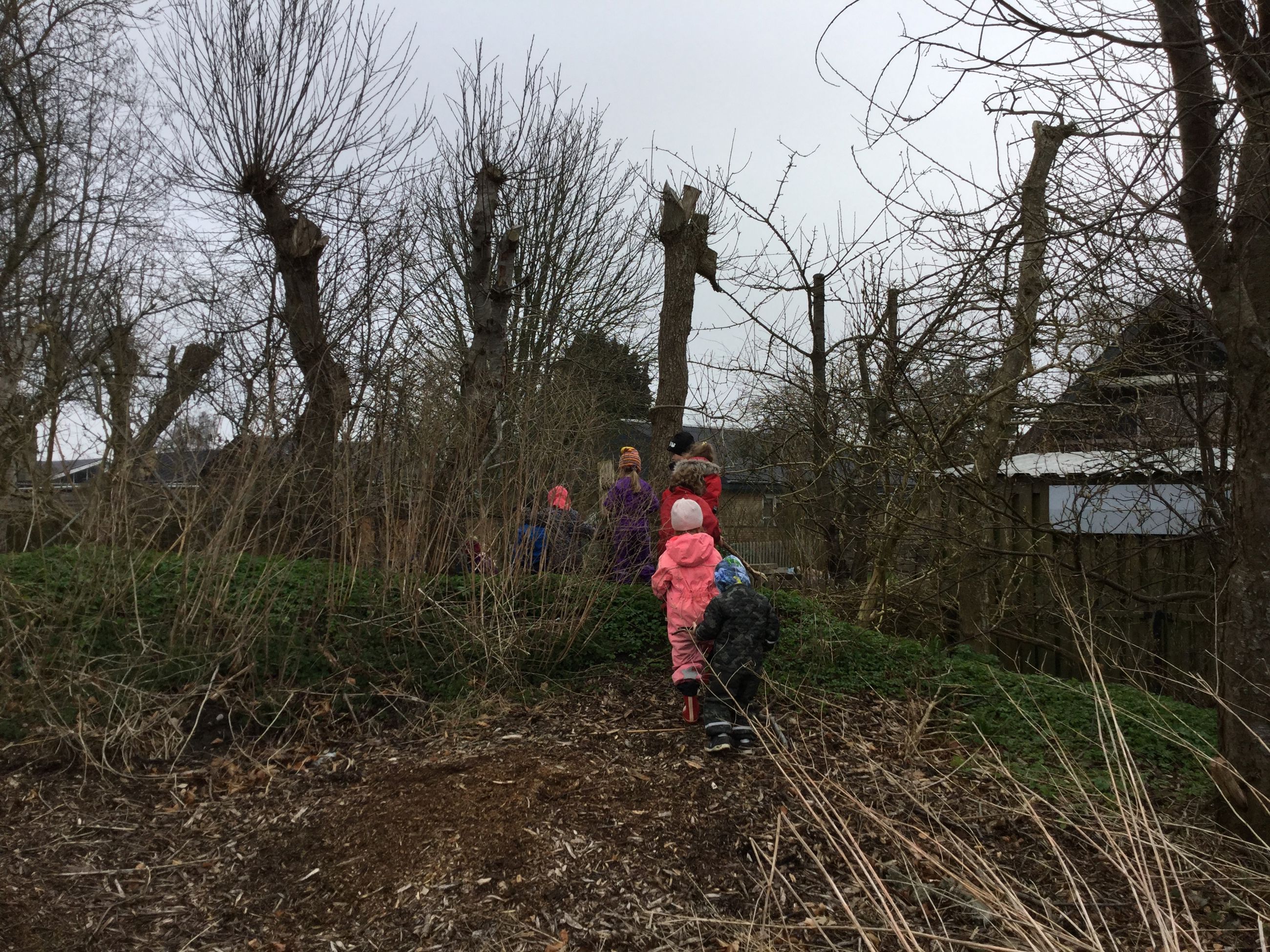 Børn i udeområdet i Børnehuset Gassum