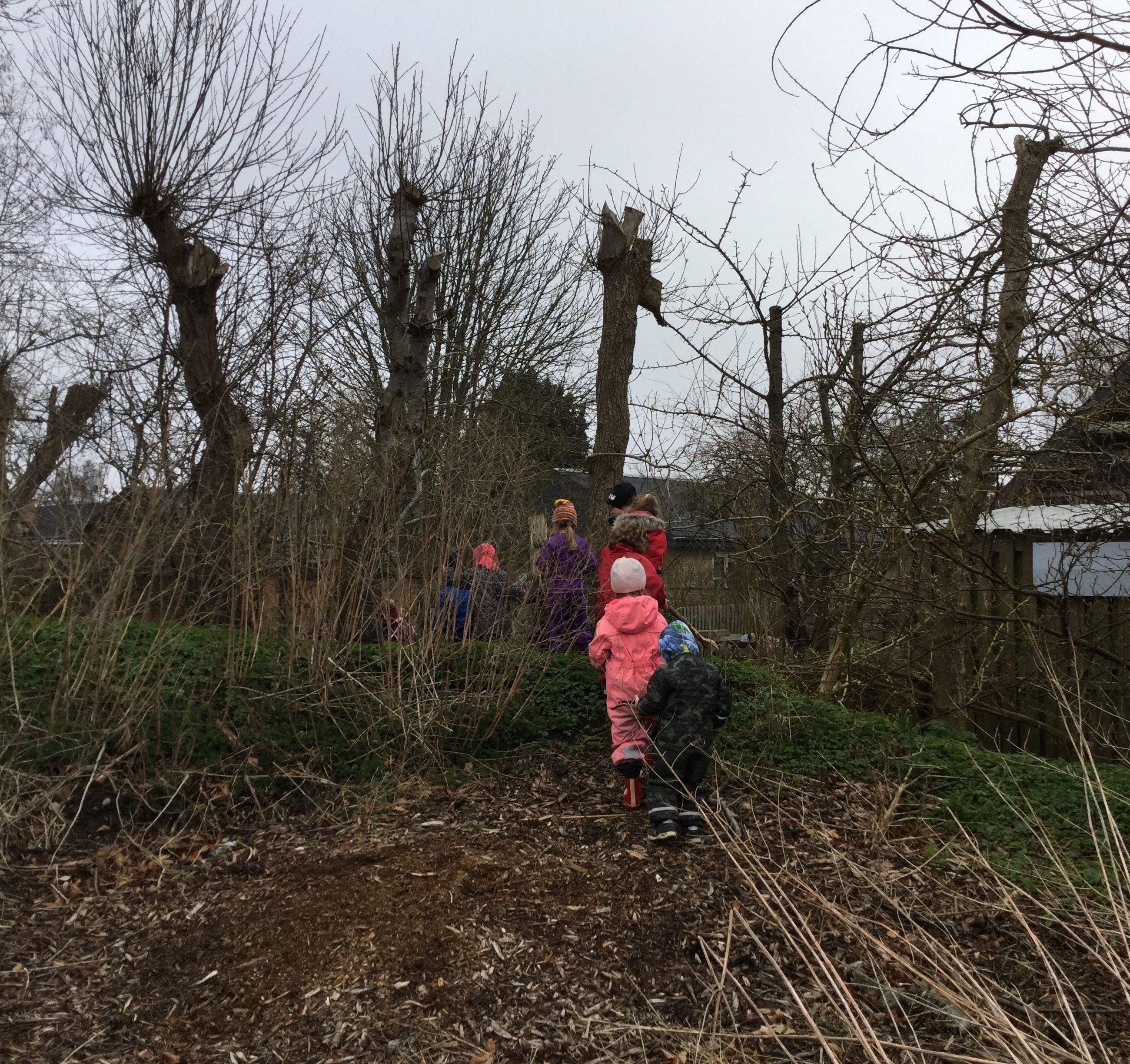 Børn i udeområdet i Børnehuset Gassum