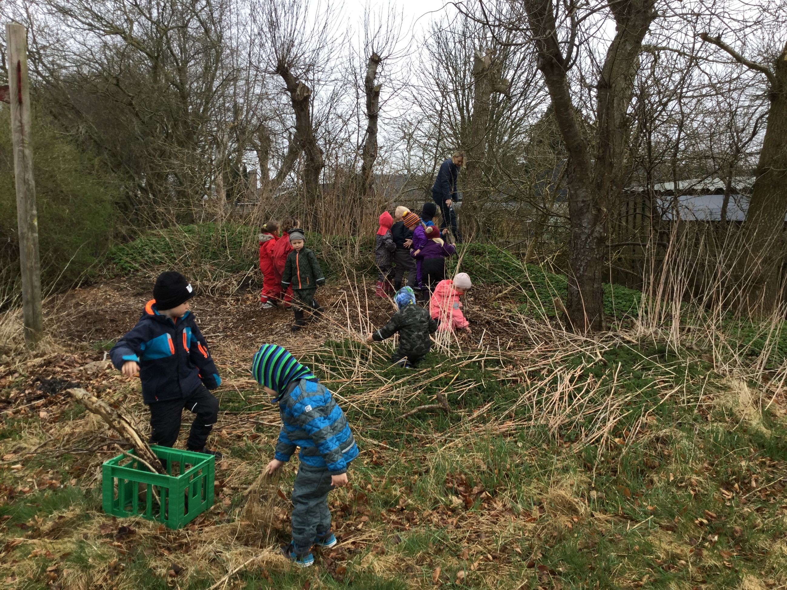 Børn i udeområdet i Børnehuset Gassum